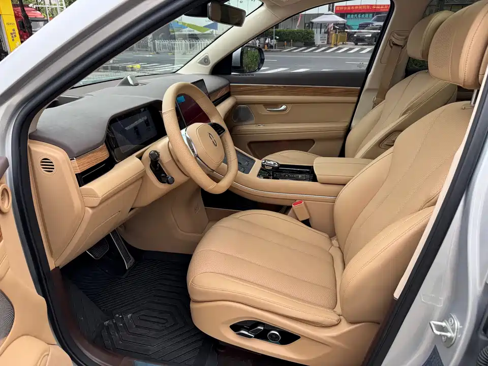 AITO Ask the world M7