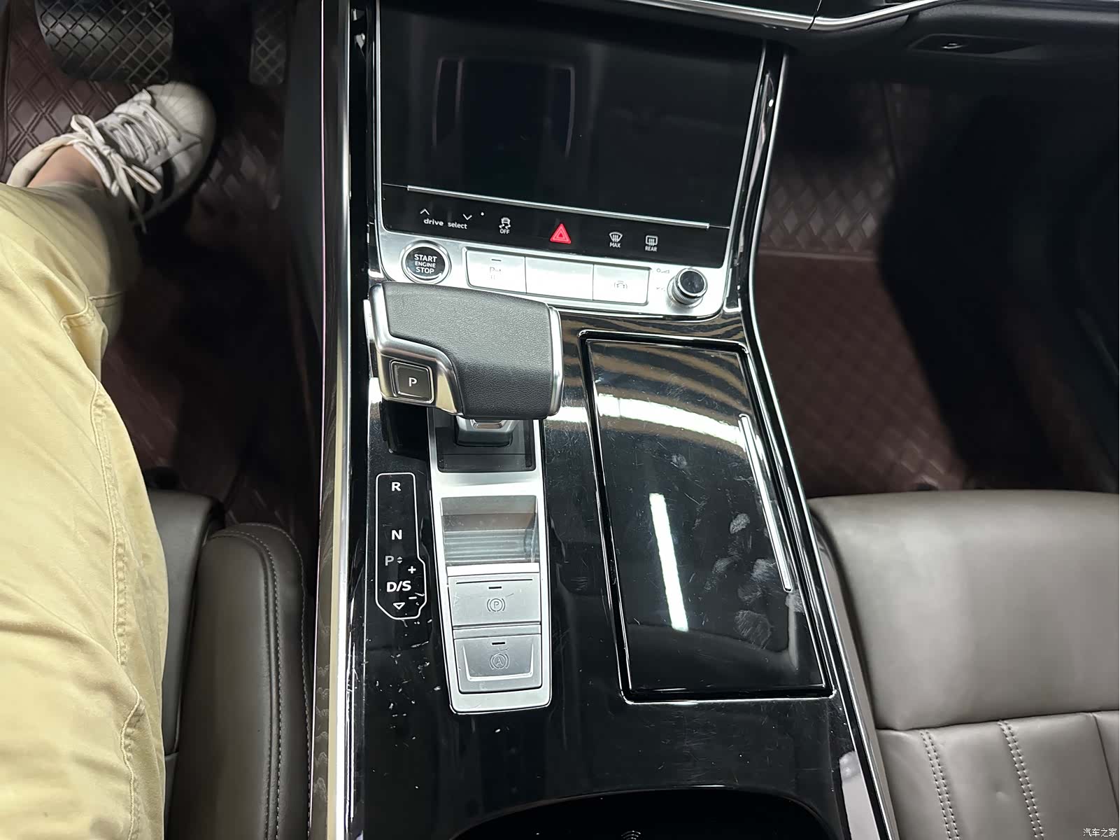 Audi A8L, 2023 12
