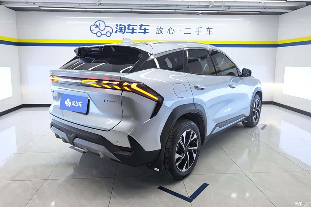 Geely Galaxy L7, 2025 3