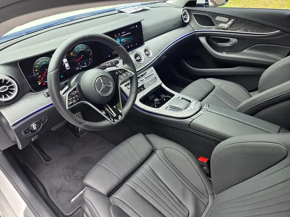 Mercedes-Benz CLS Mercedes-Benz CLS