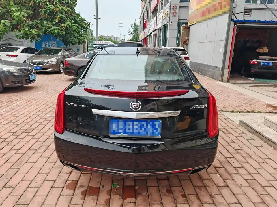 Cadillac XTS