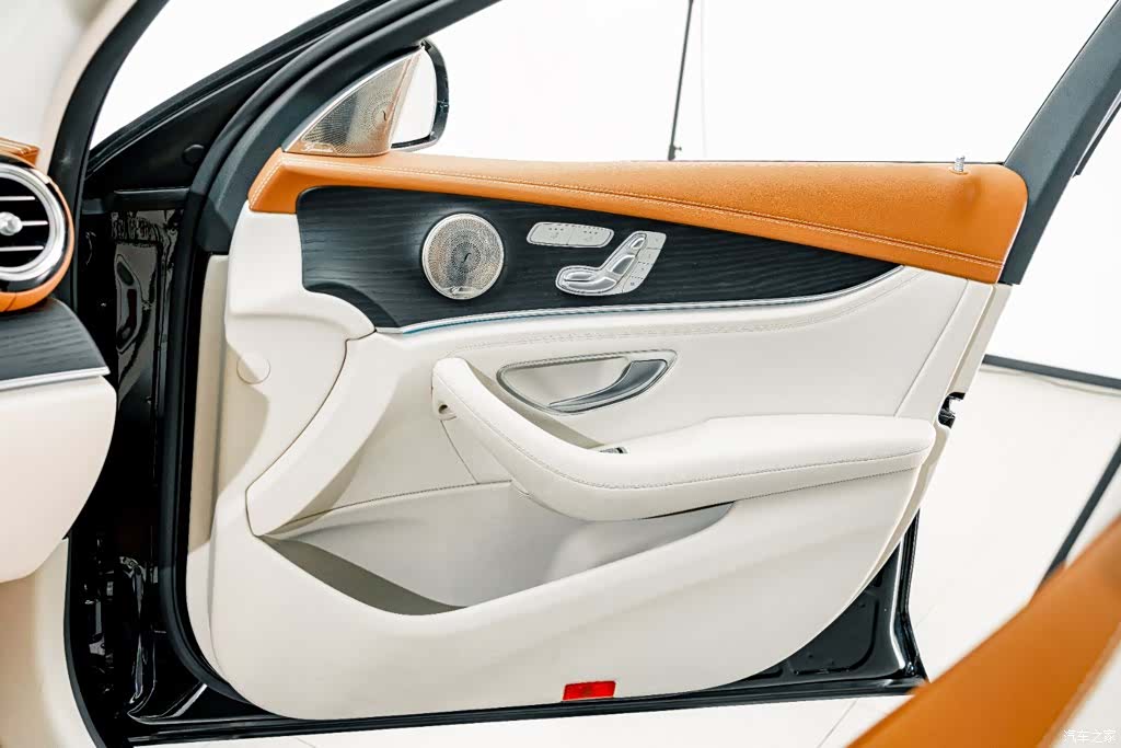 Mercedes-Benz E-Class, 2023 14