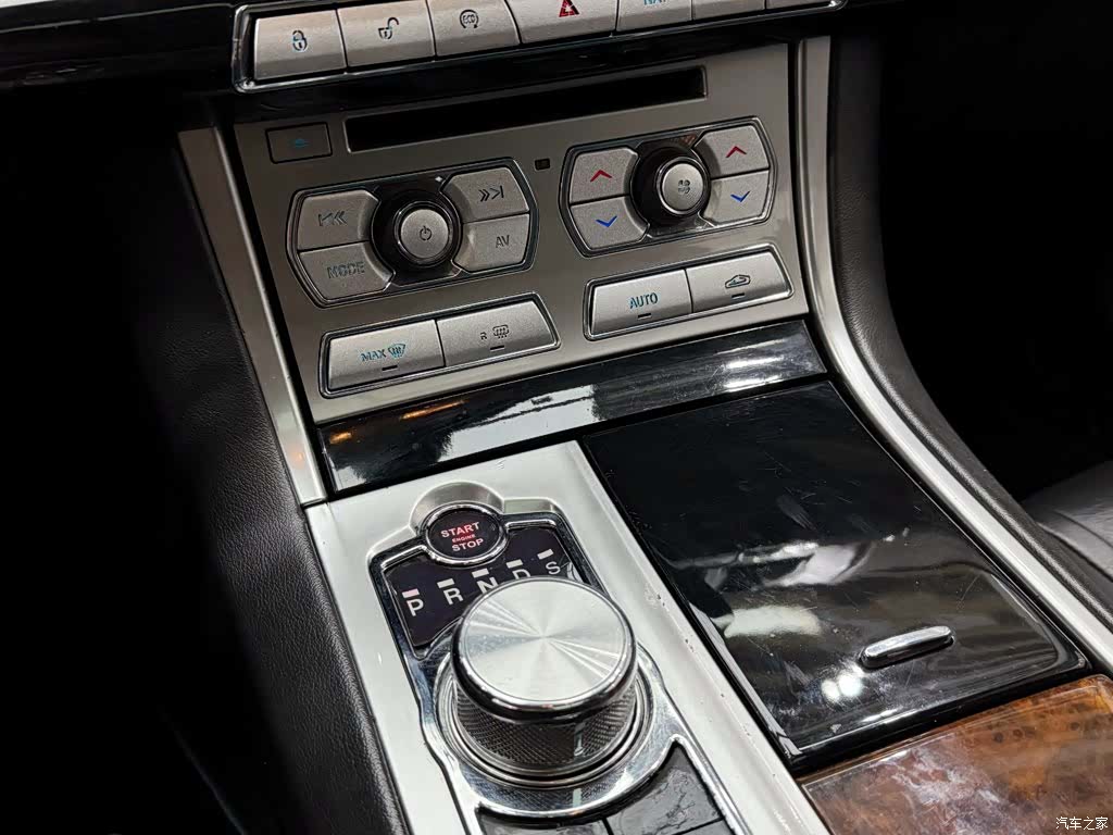 Jaguar XF, 2013 10