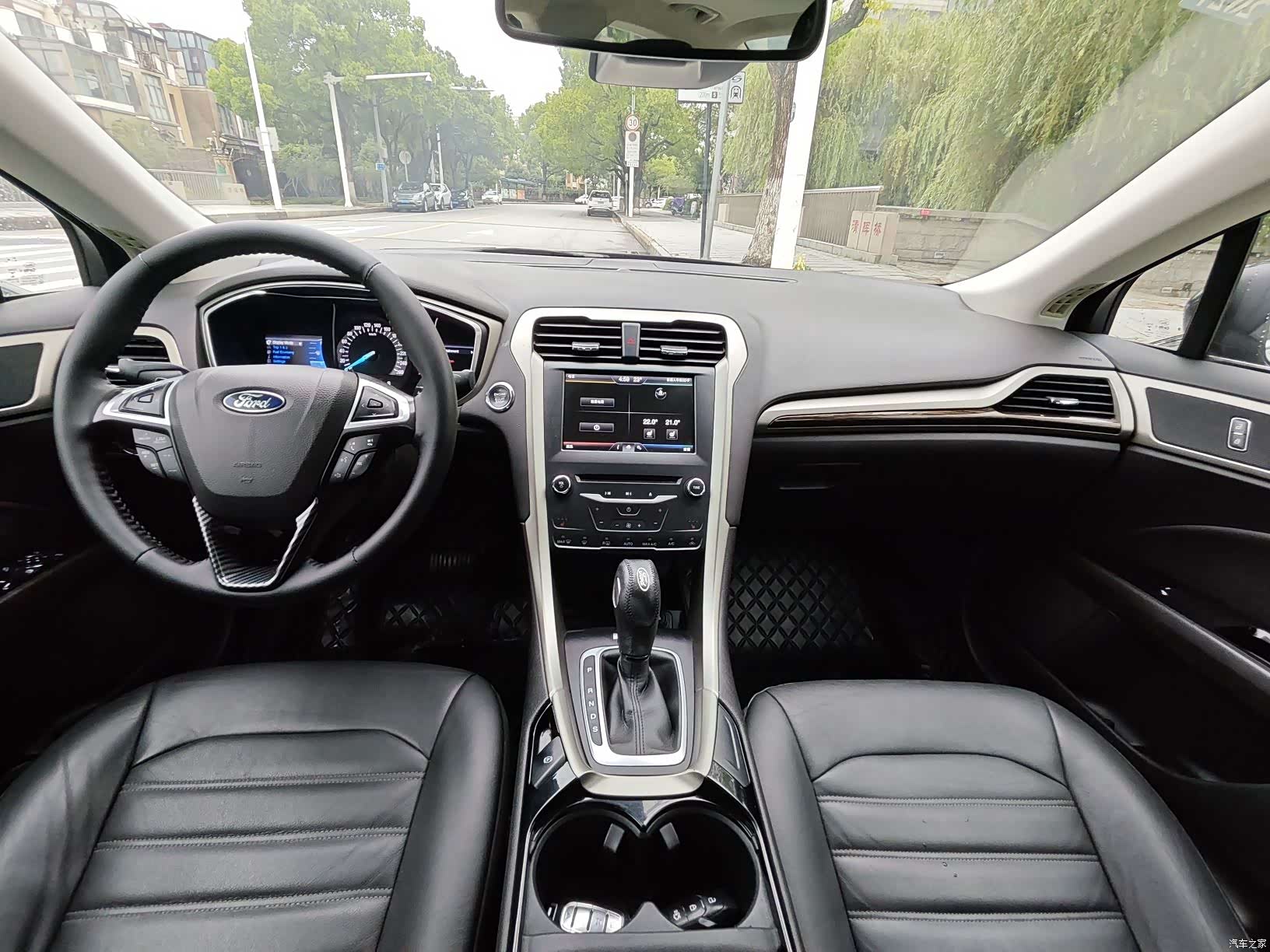Ford Mondeo, 2013 13