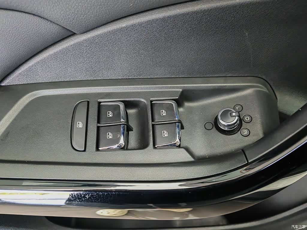 DongFeng AX7, 2019 9