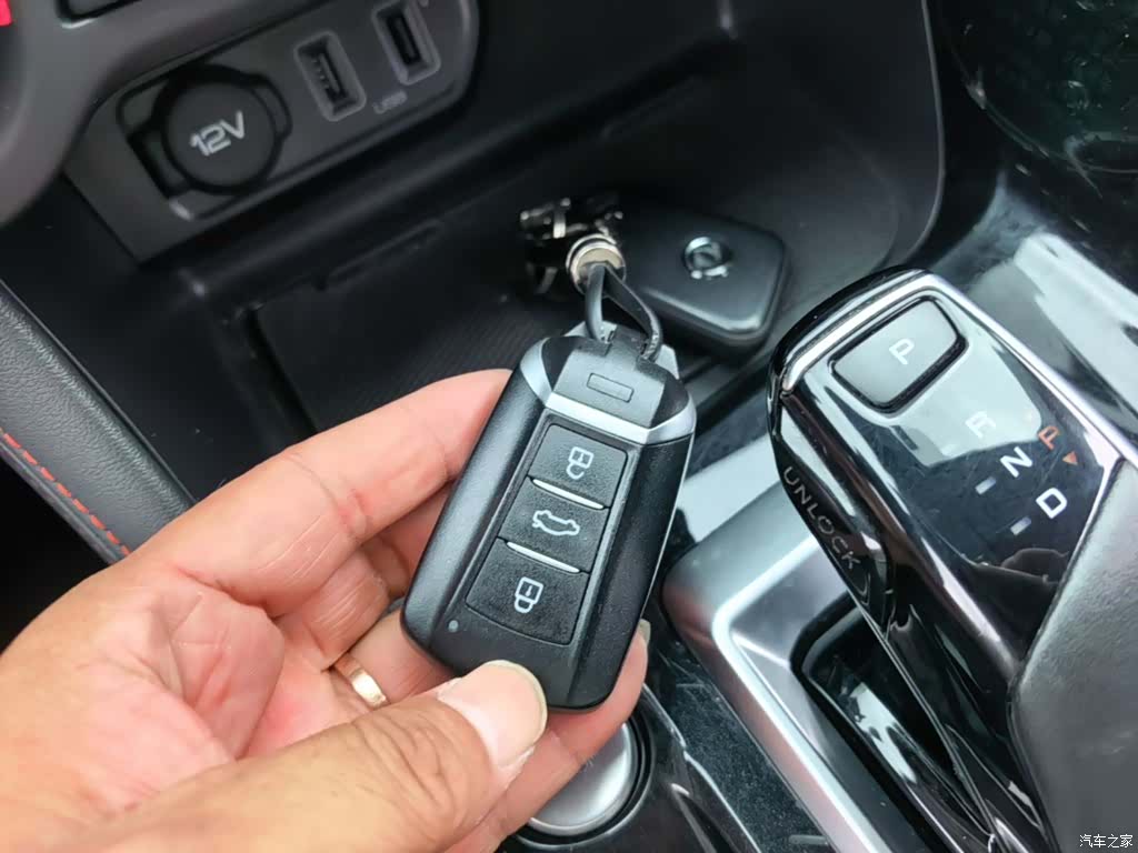 DongFeng AX7, 2022 9