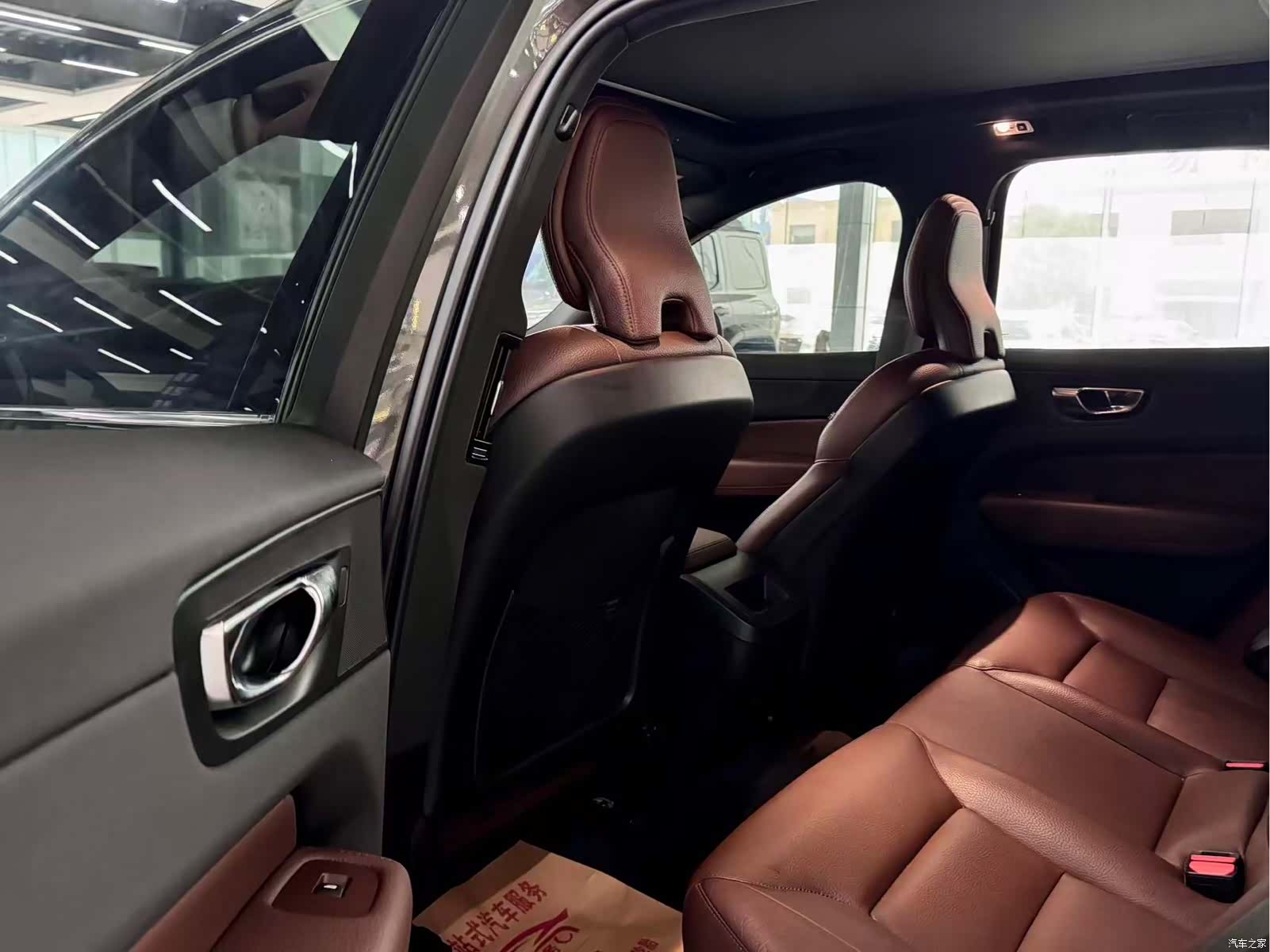 Volvo XC60, 2021 все фото