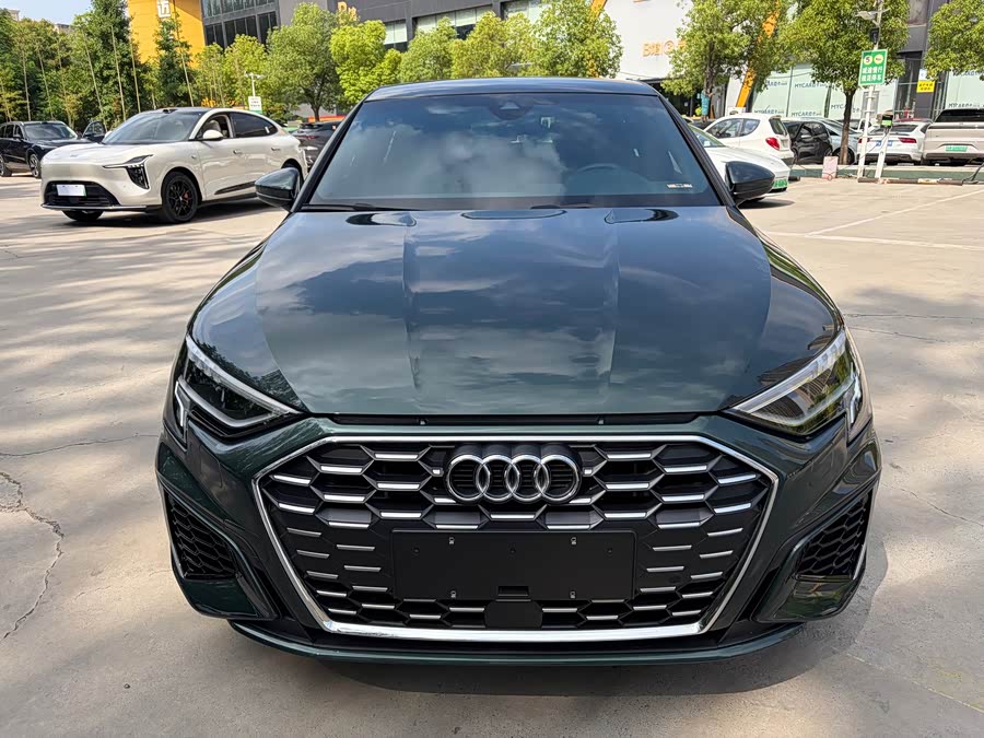 Audi A3 2023, фото 2