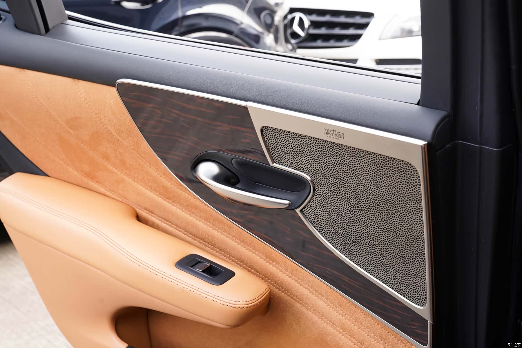 Lexus LS, 2022 19