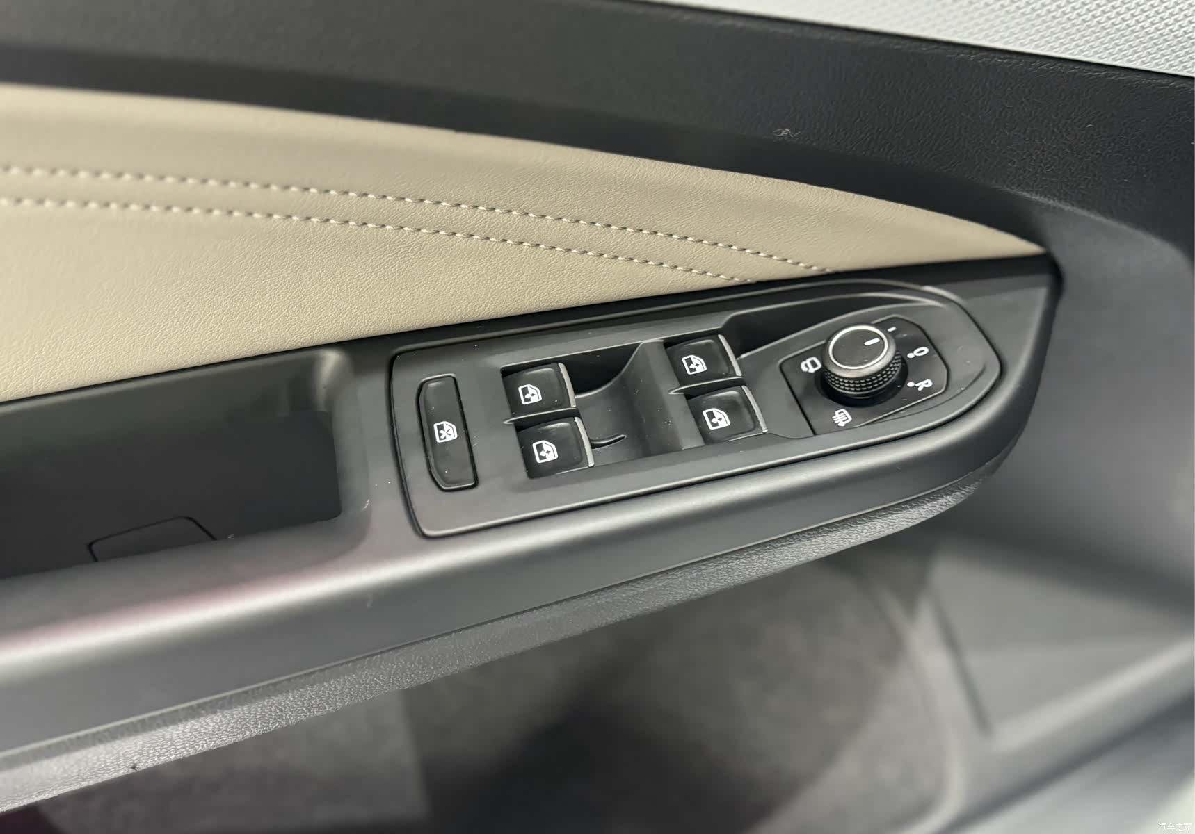 Volkswagen Golf, 2023 все фото
