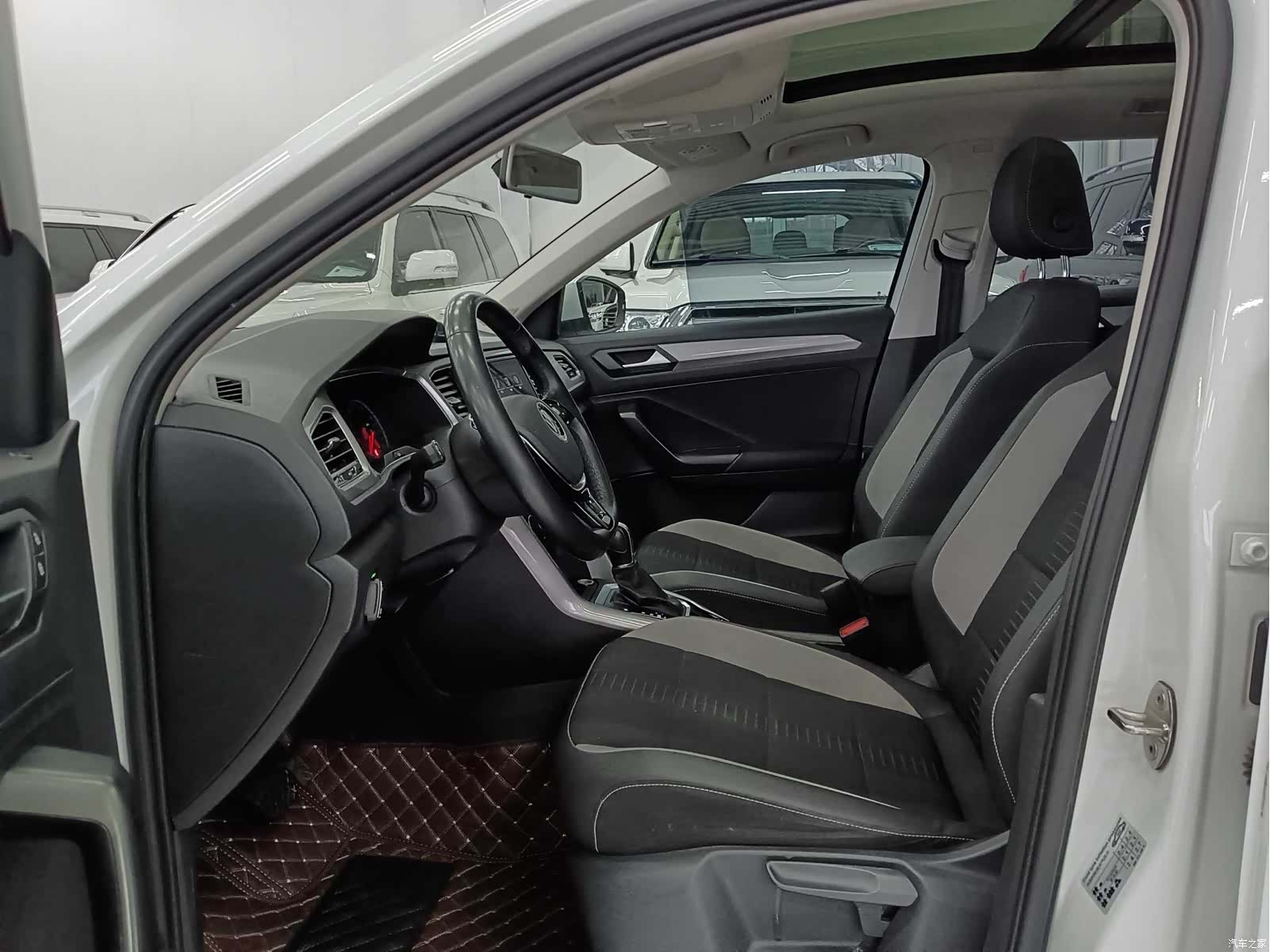 Volkswagen T-ROC, 2023 8