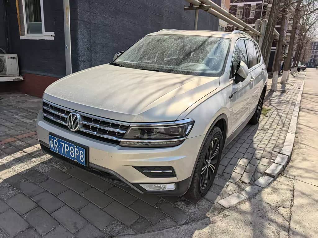 Volkswagen Tiguan L