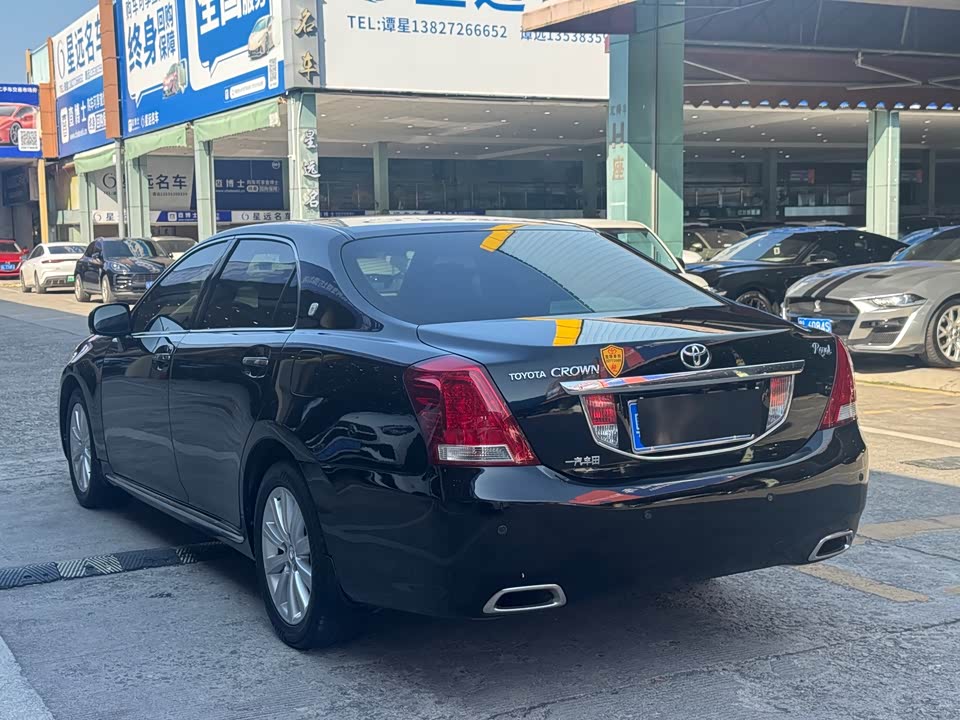 Toyota crown
