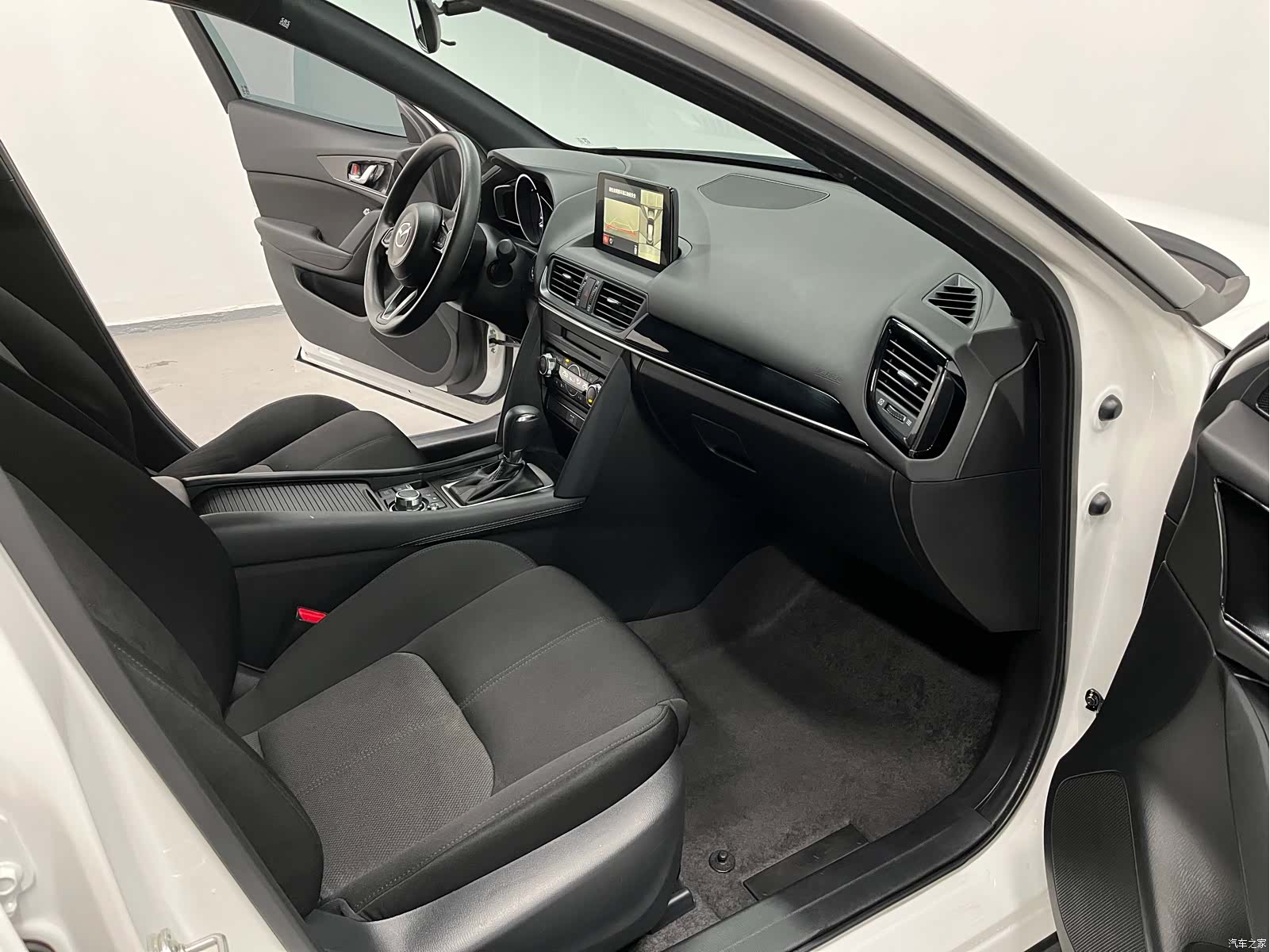 Mazda CX-4, 2023 20