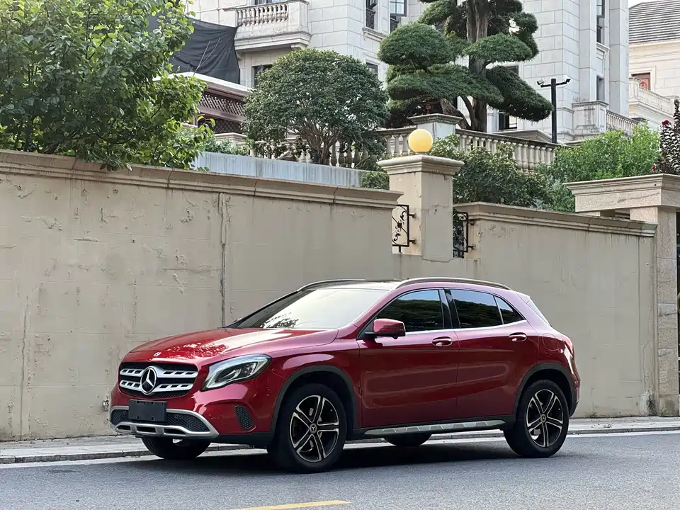 Mercedes-Benz GLA