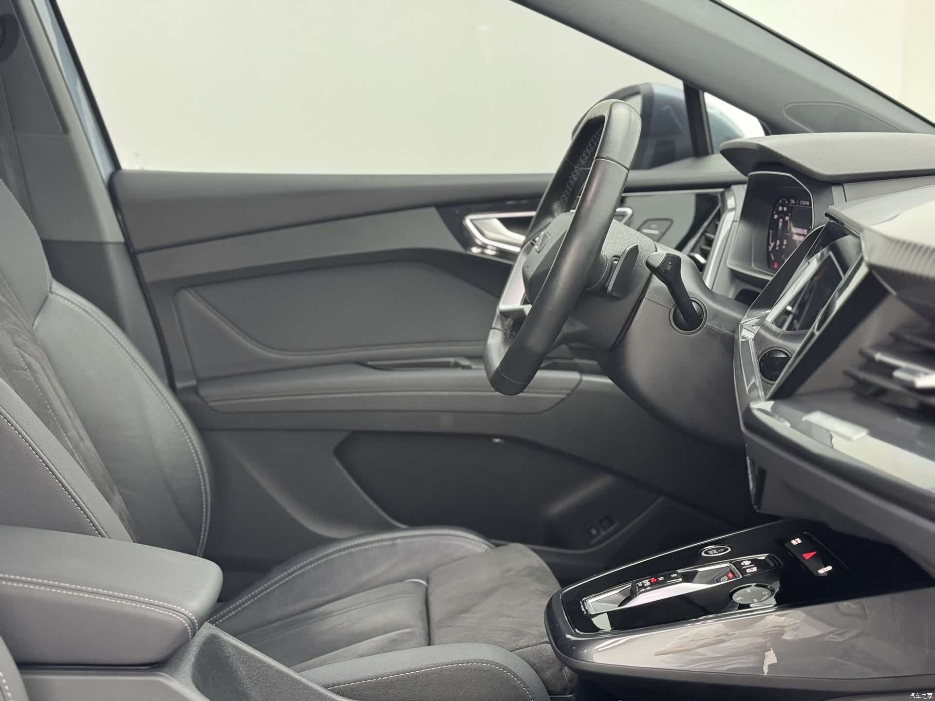Audi Q4 e-tron, 2023 15