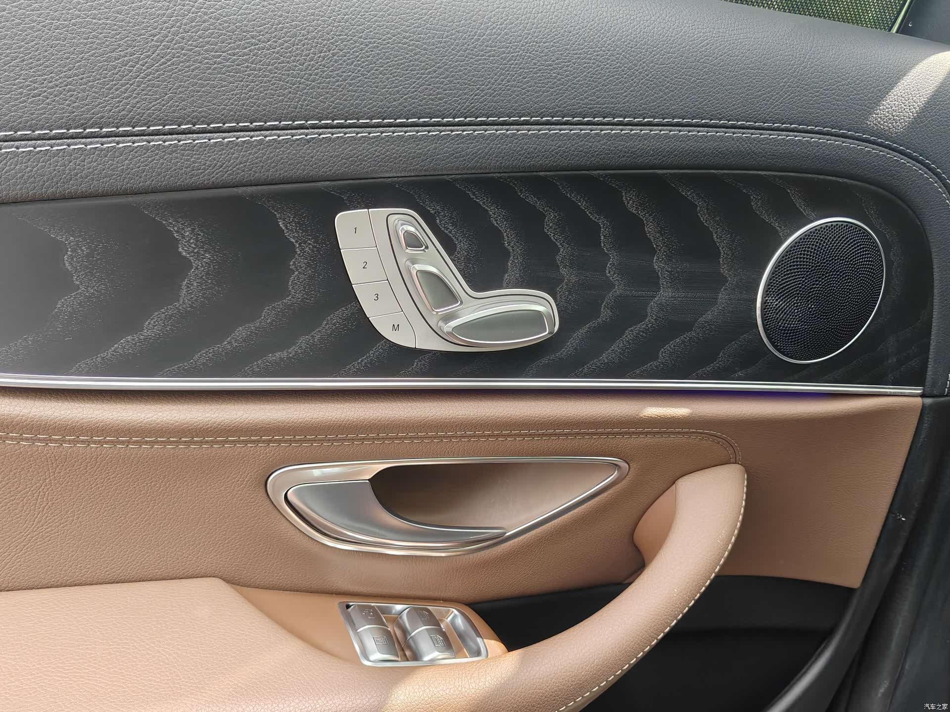 Mercedes-Benz E-Class, 2019 19