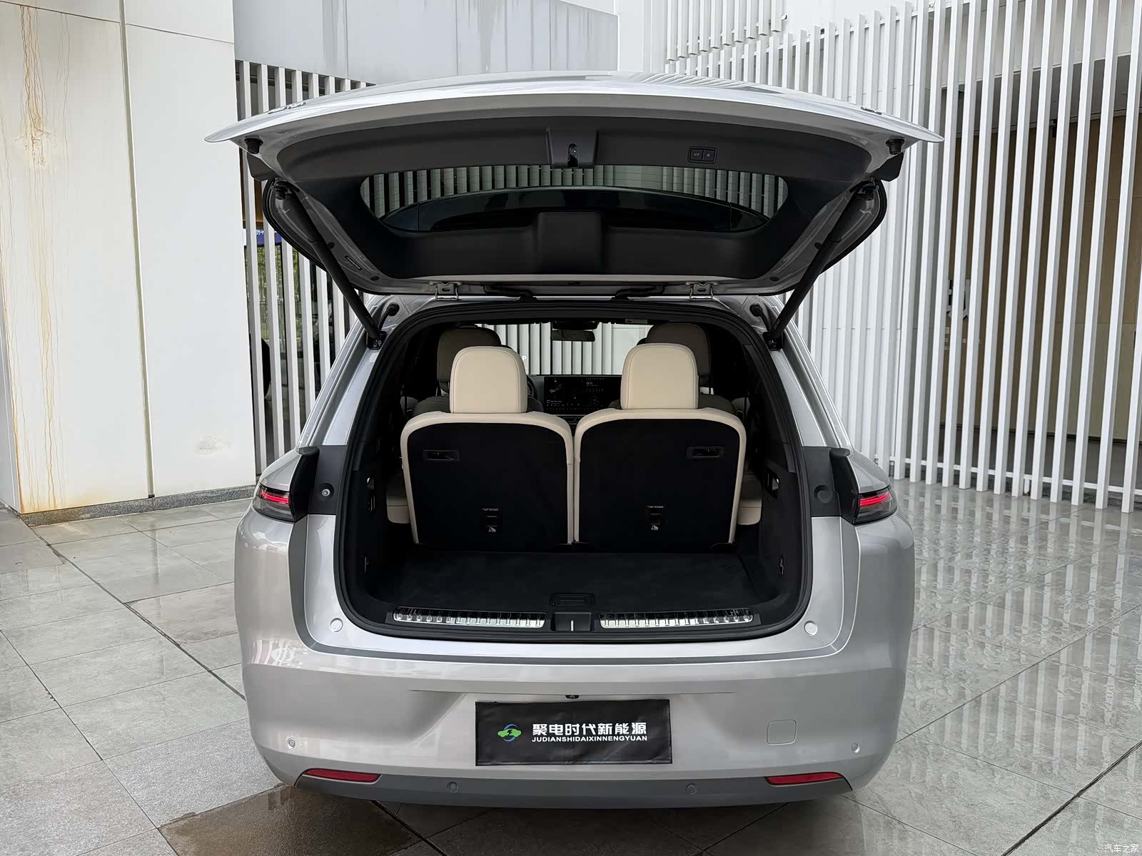 Li Auto L8, 2022 7