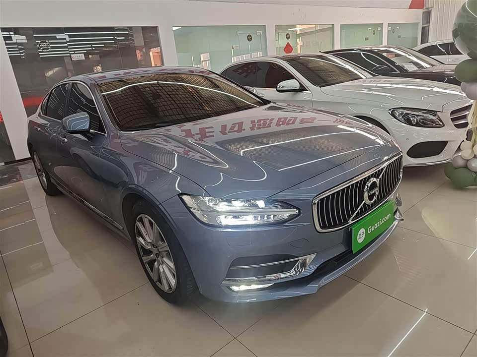 Volvo S90