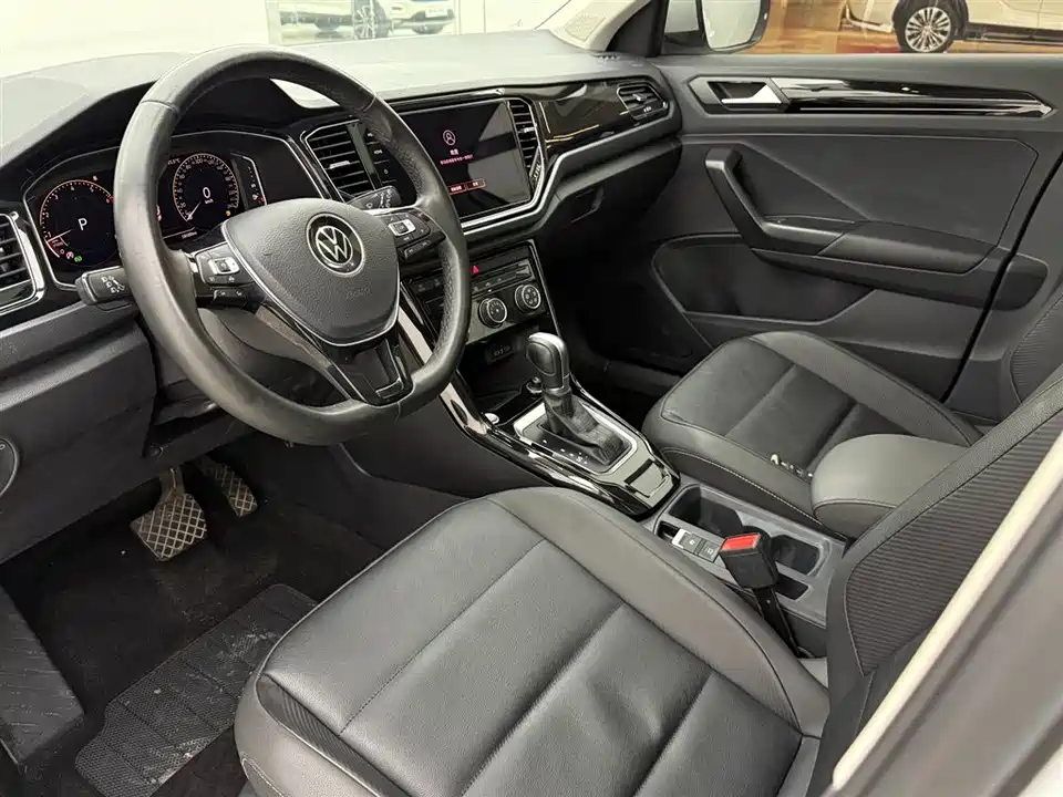 Volkswagen T-ROC exploring Songs