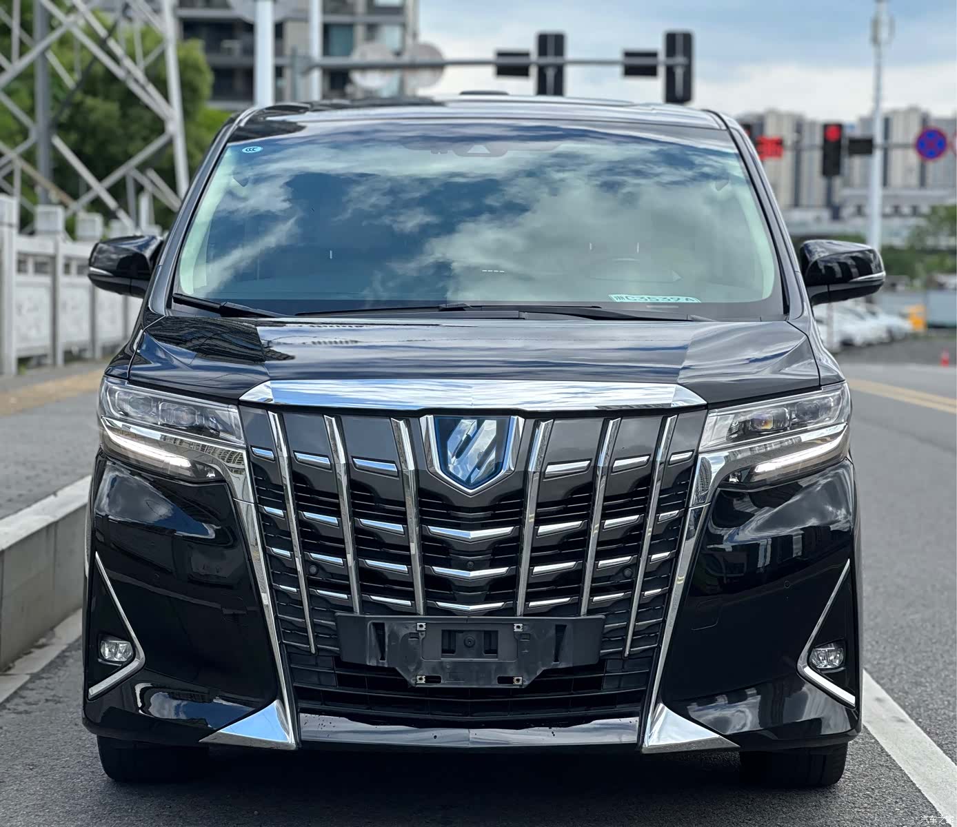 Toyota Alphard, 2022 2