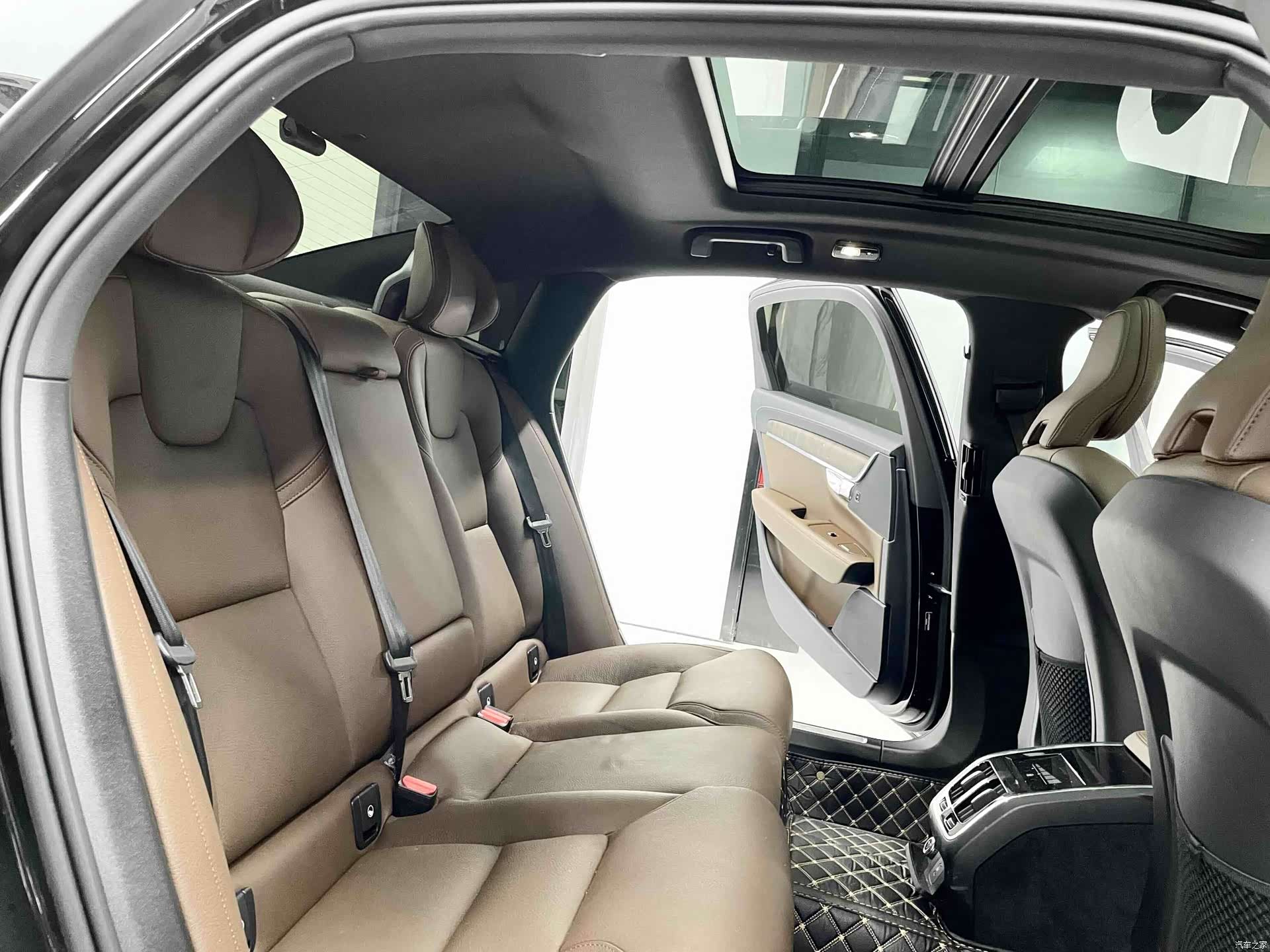 Volvo S90, 2025 4