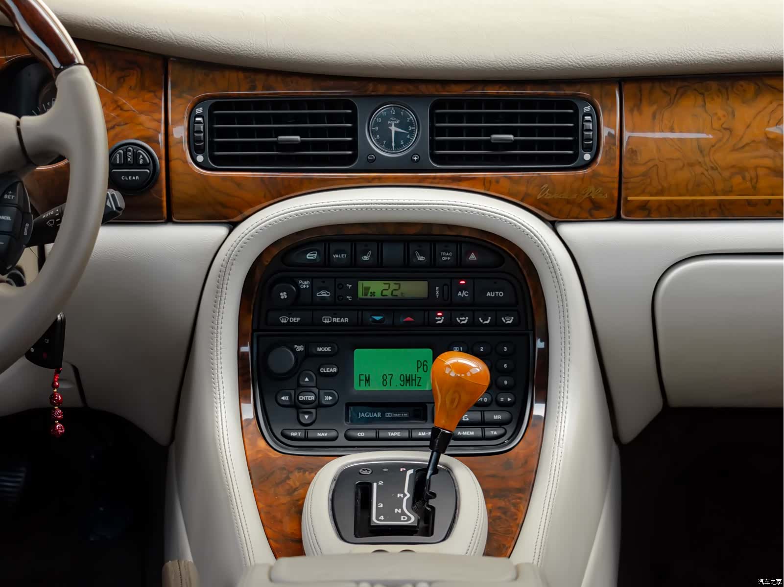Jaguar XJ, 2002 6
