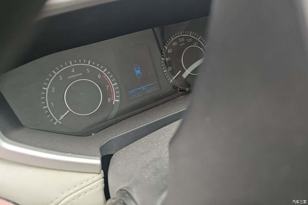 BAIC M70, 2017 14