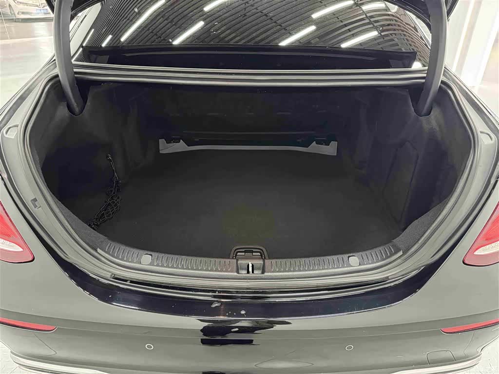 Mercedes-Benz E-Class, 2019 29