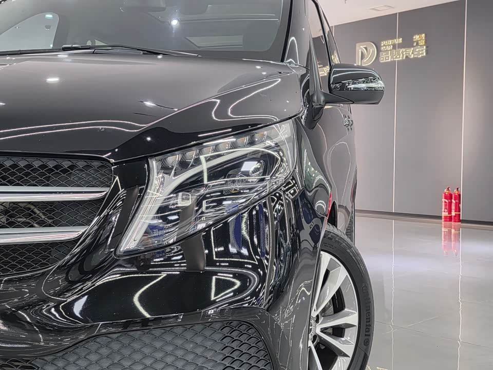 Mercedes-Benz V-class