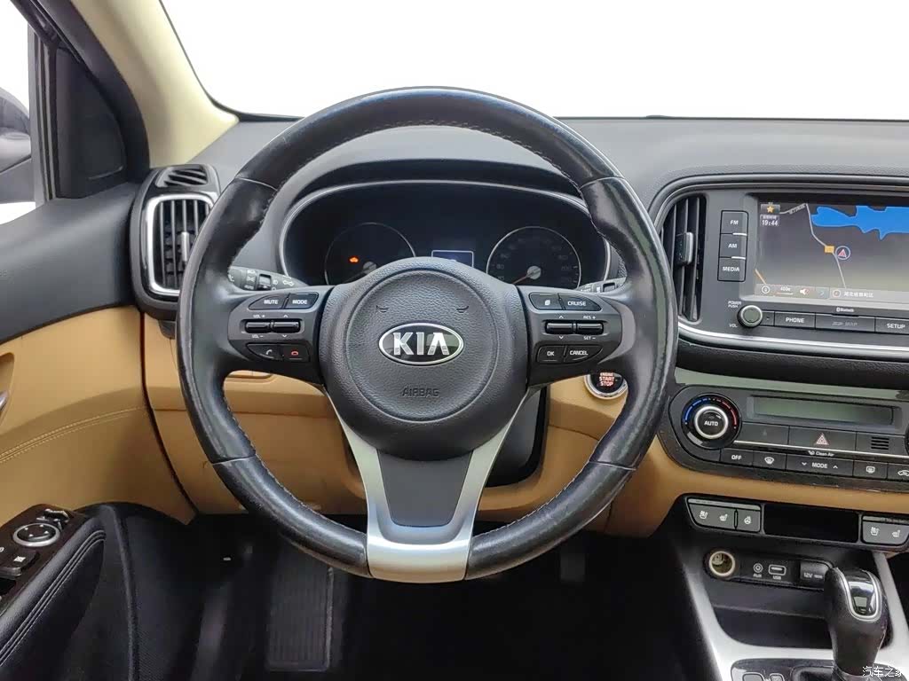 Kia KX3, 2015 11
