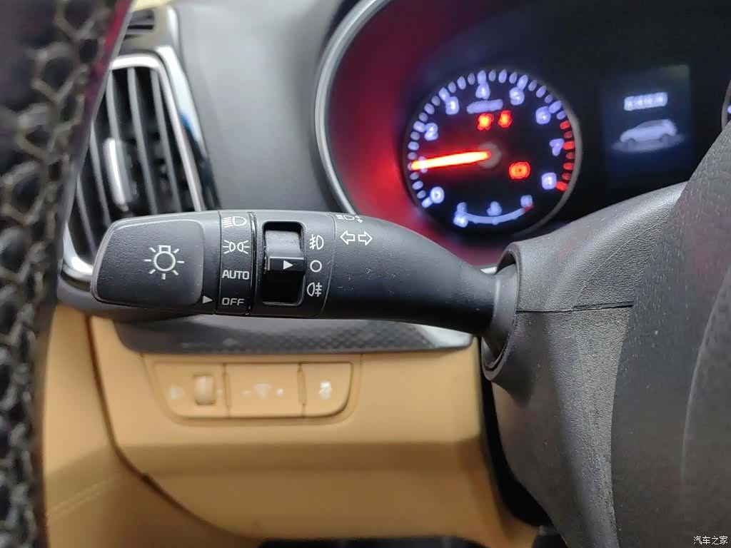 Kia KX3, 2015 21