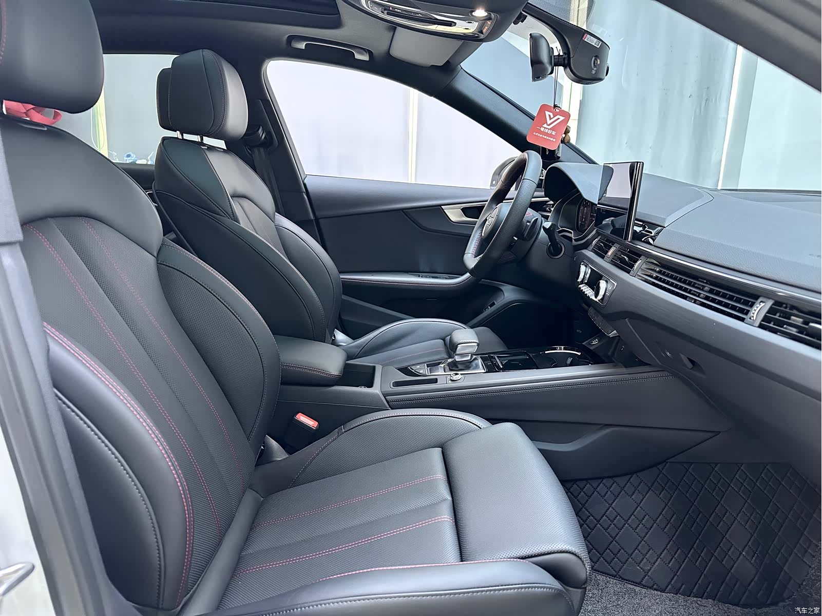 Audi A4L, 2025 10