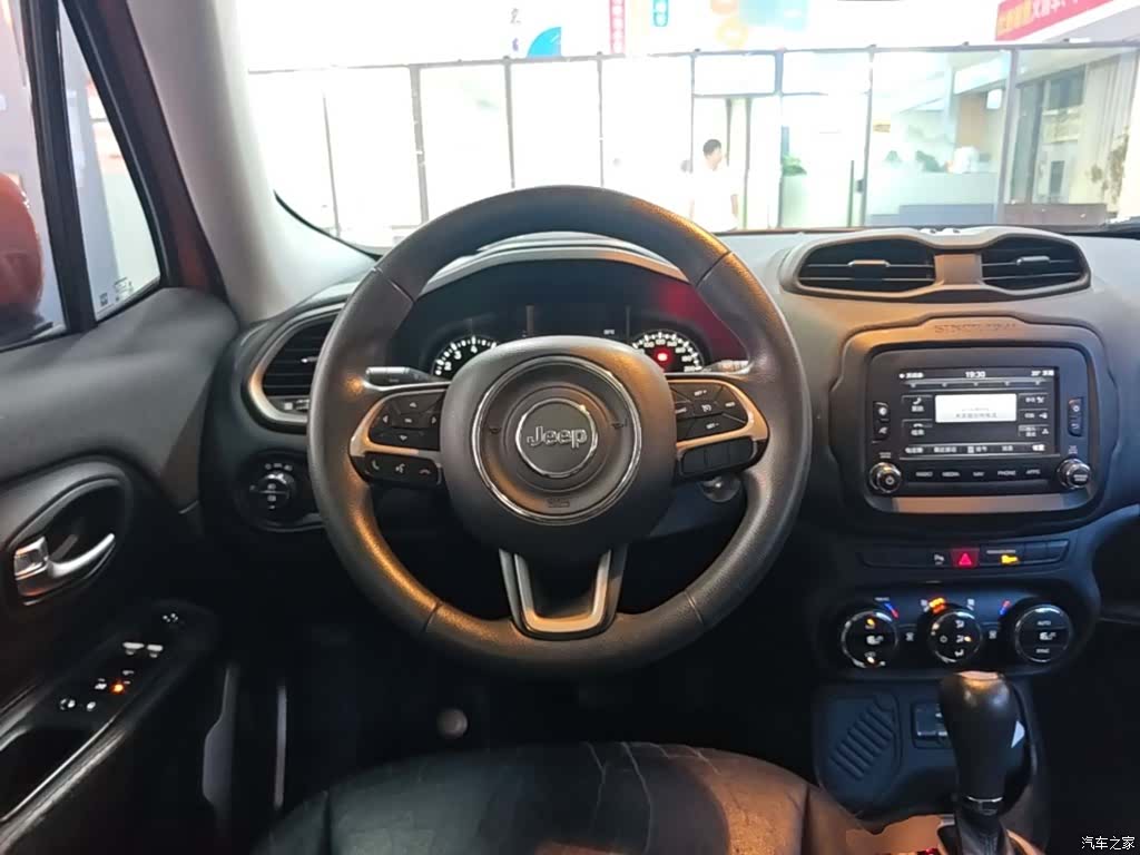 Jeep Renegade, 2016 11