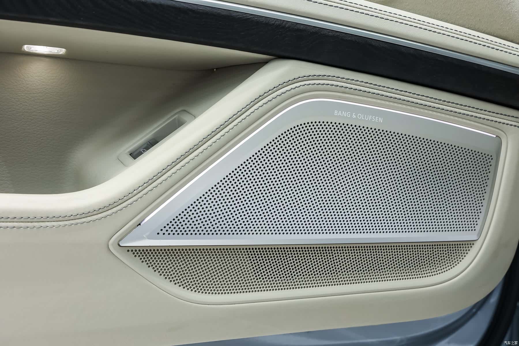 Audi A8L, 2023 24