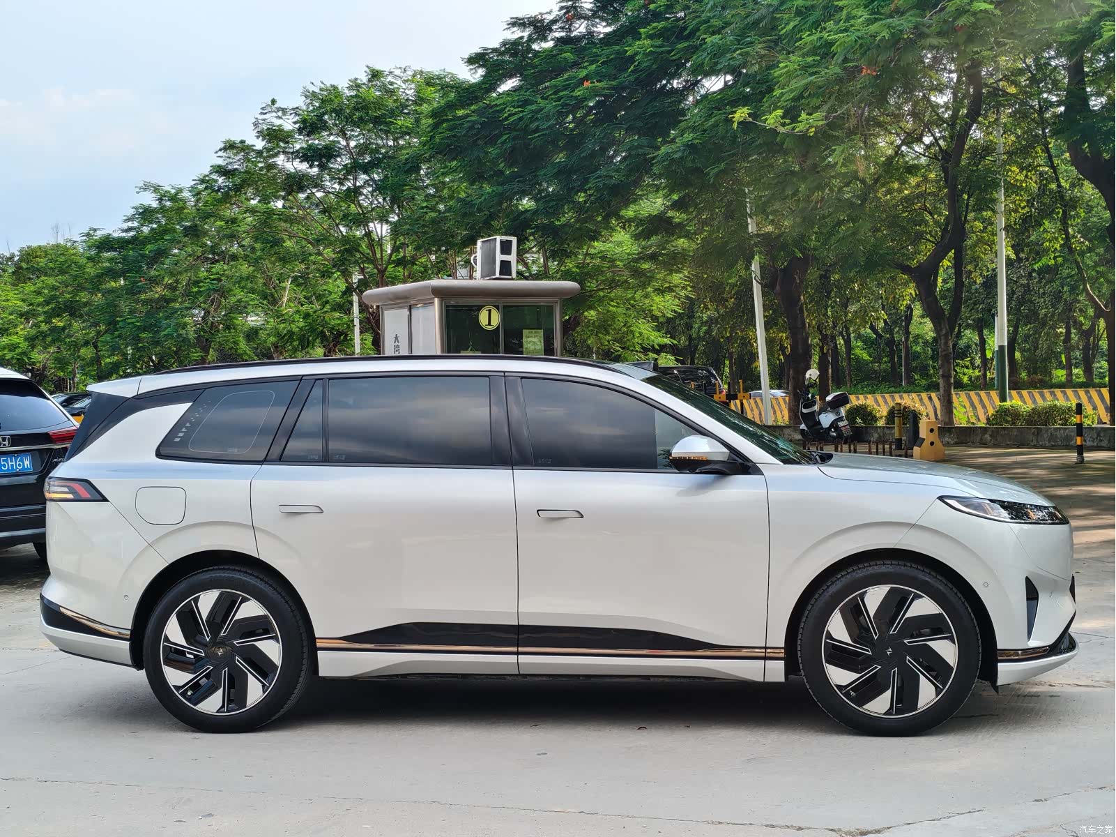DongFeng eπ008, 2024 4