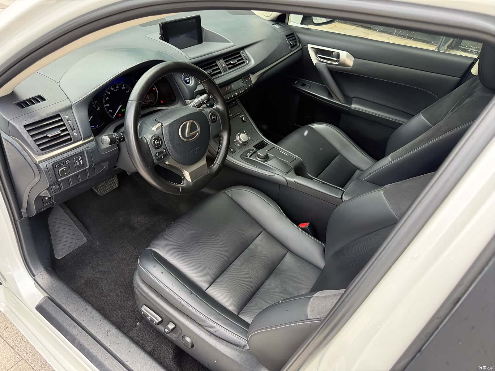 Lexus CT, 2018 10
