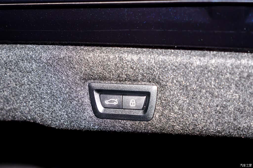 BMW 5 Series, 2025 21