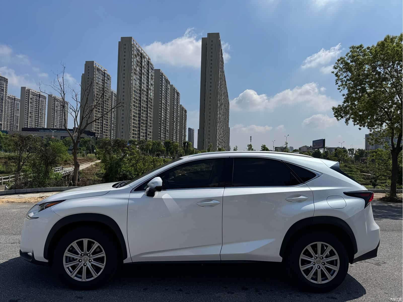Lexus NX, 2016 3