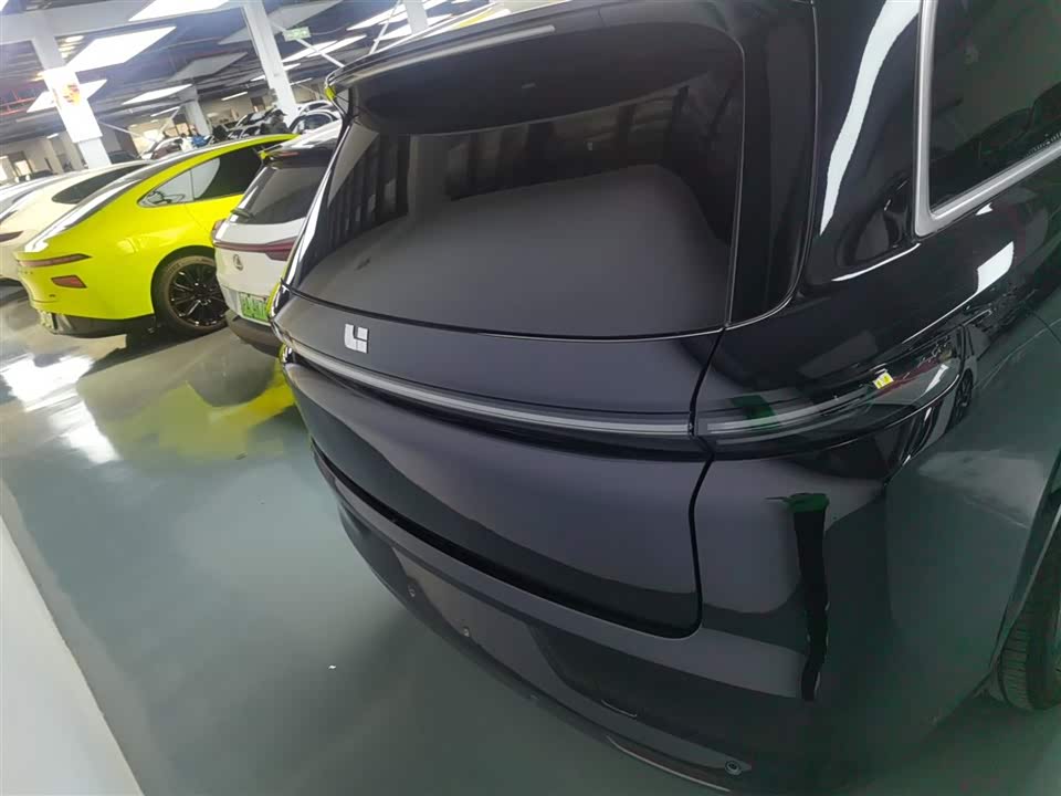 Li Auto Ideal L8