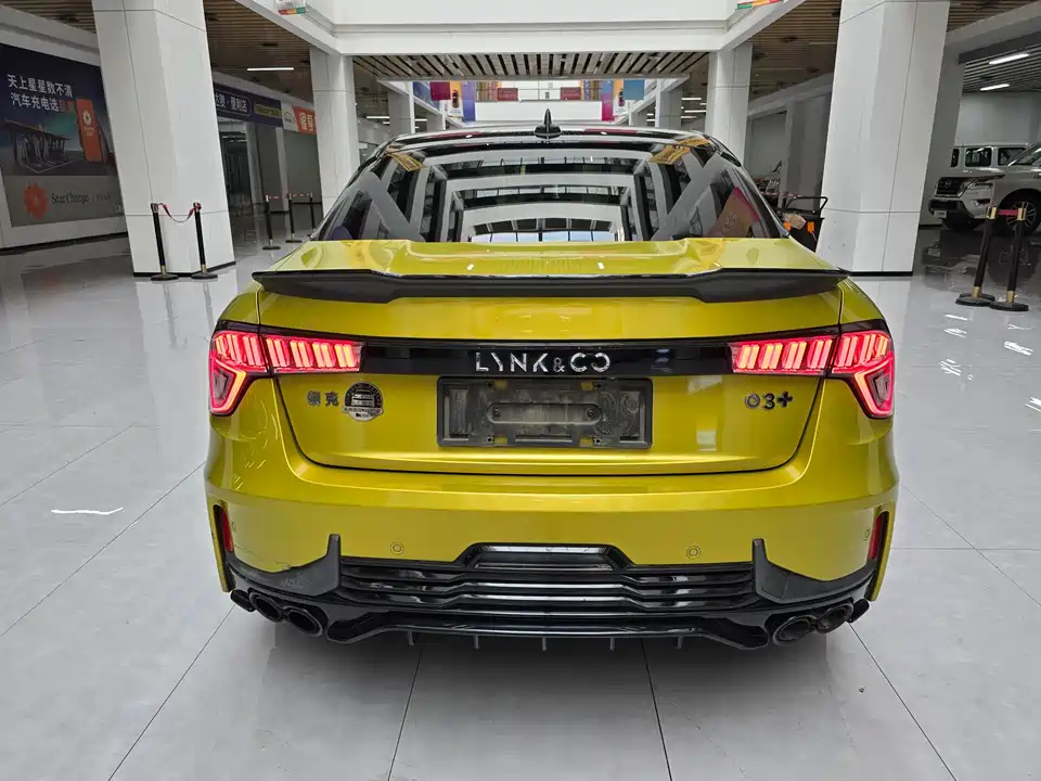 Lynk & Co 03