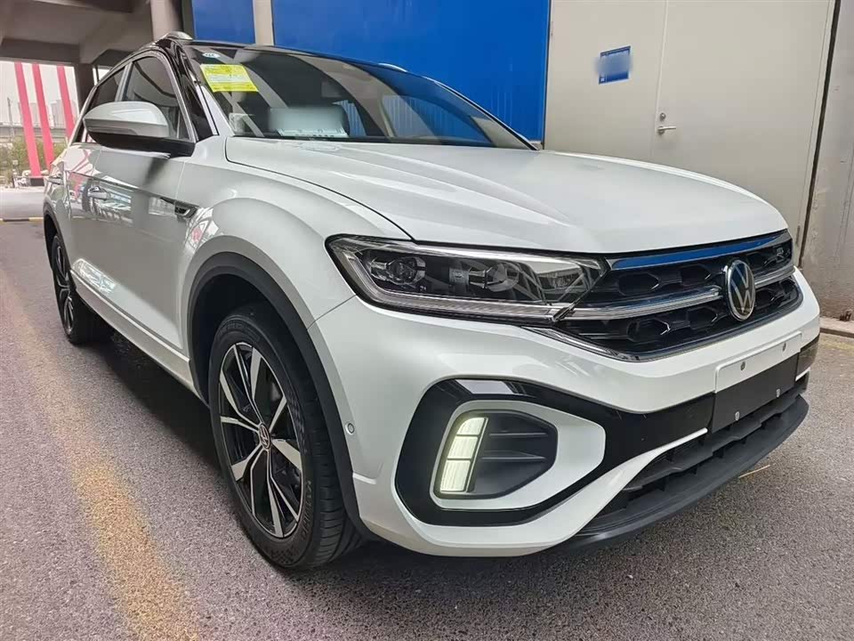 Volkswagen T-ROC exploring Songs