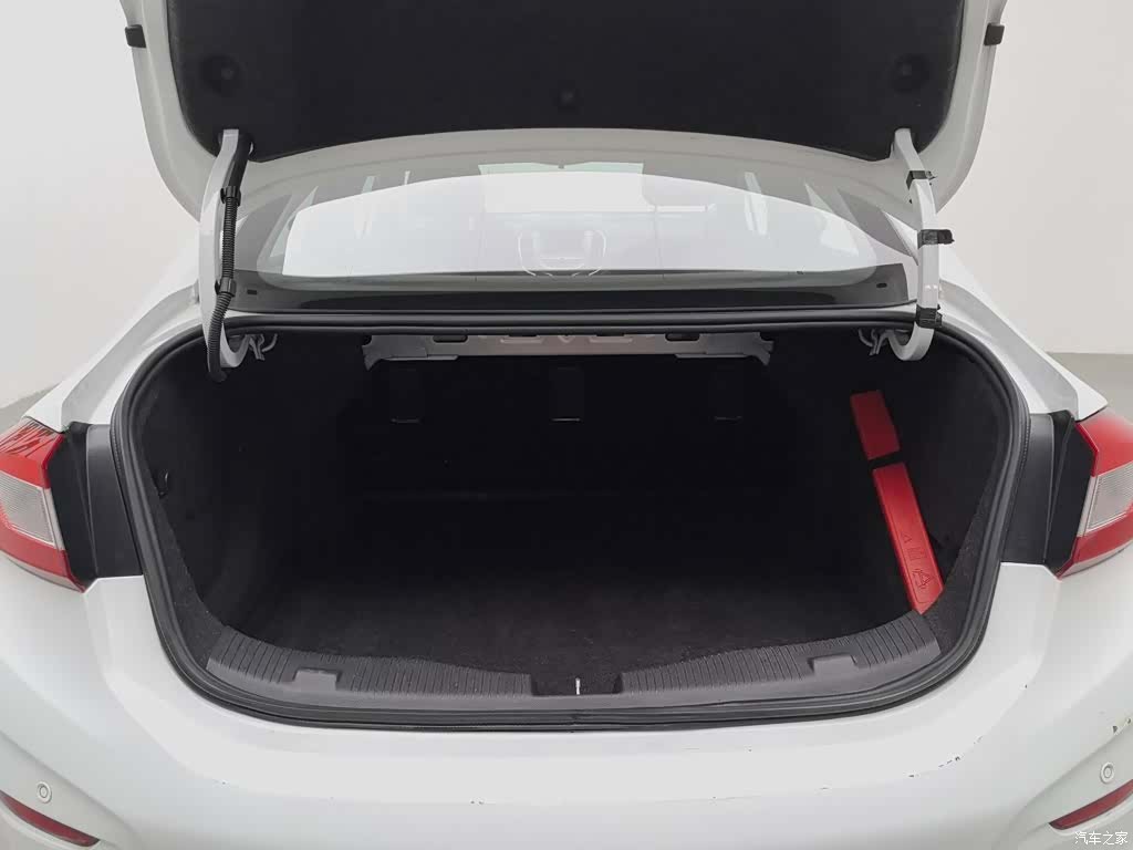 Chevrolet 320, 2018 16