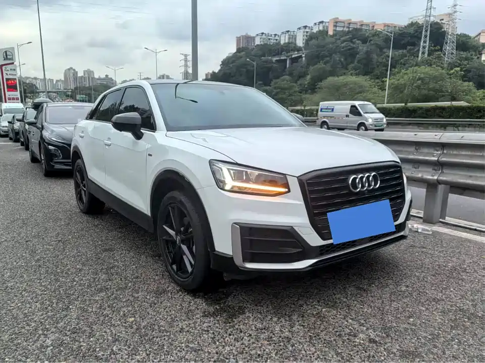 Audi Q2L