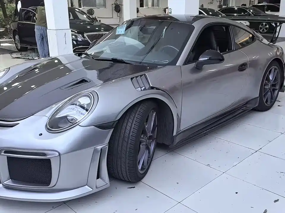 Porsche 911