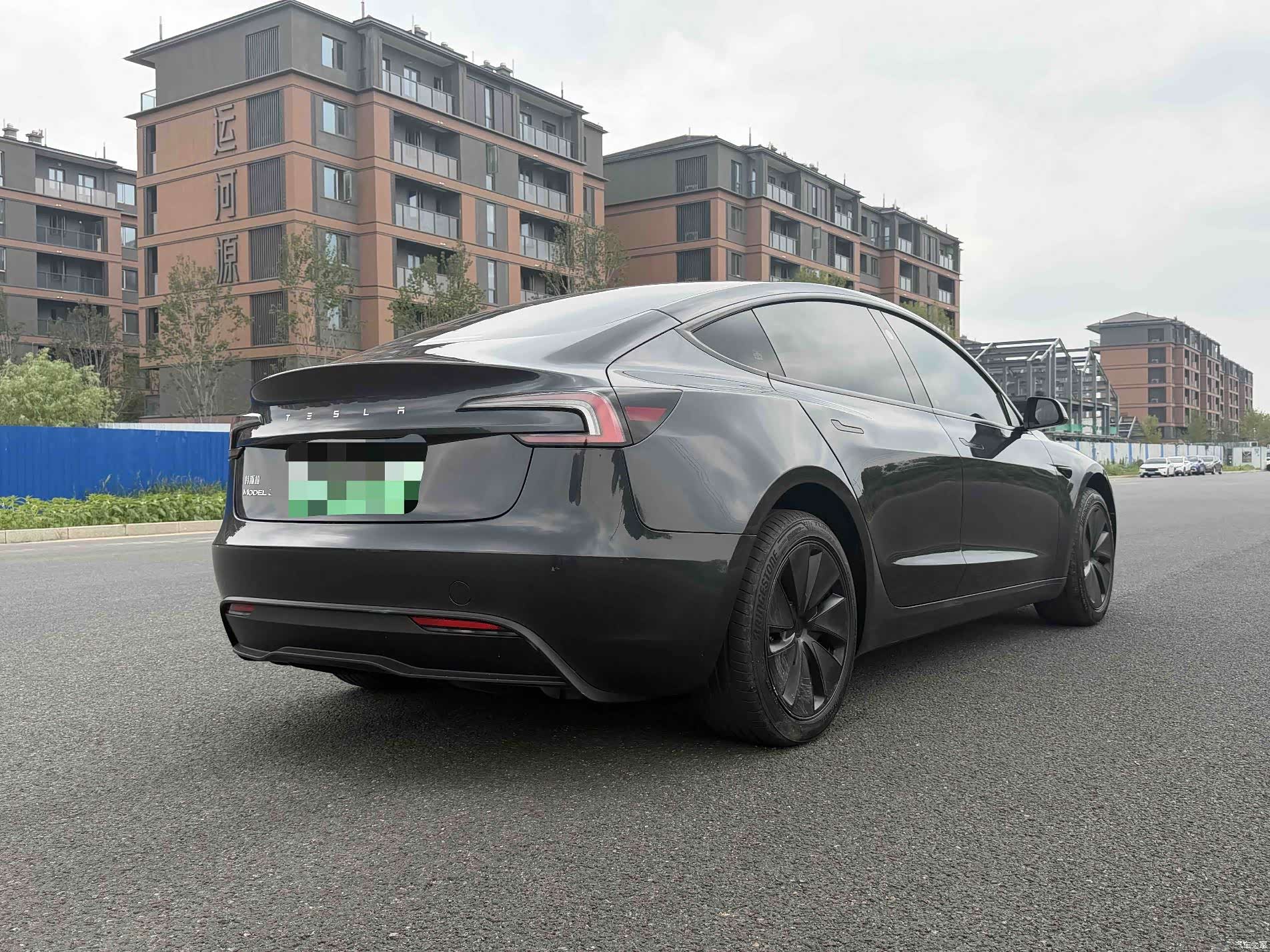 Tesla Model 3, 2025 7