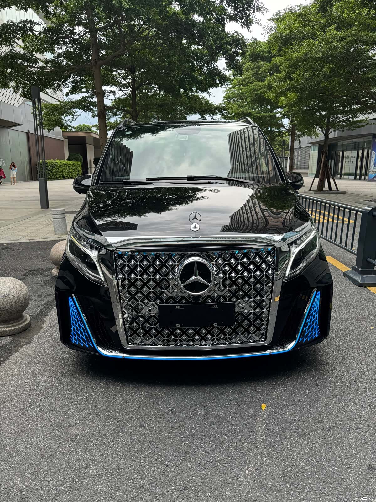 Mercedes-Benz 7, 2020 1