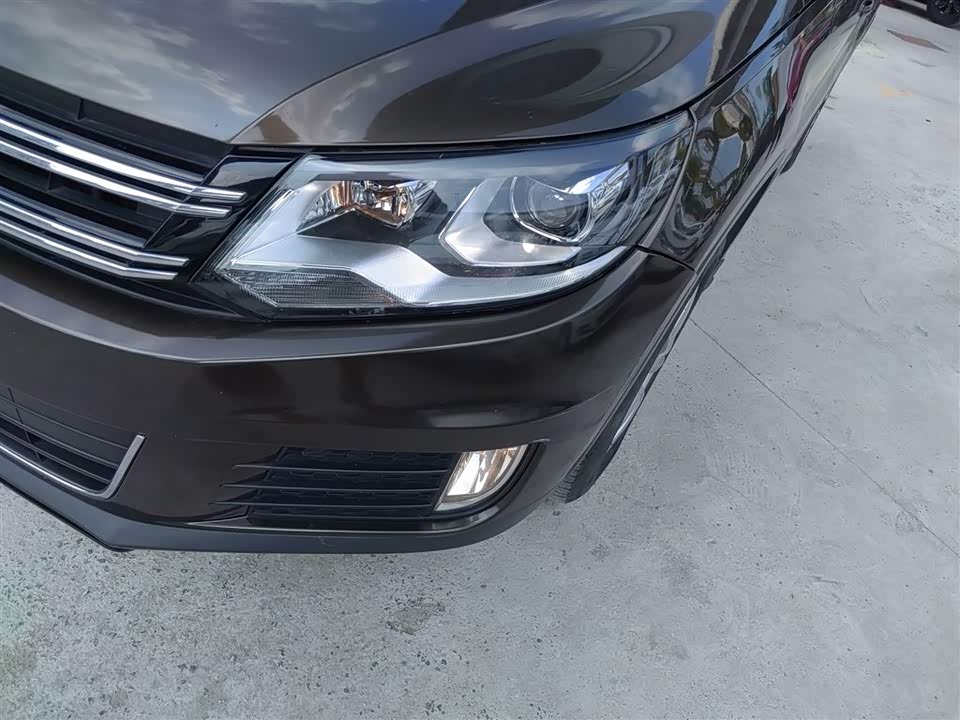 Volkswagen Tiguan Volkswagen Tiguan