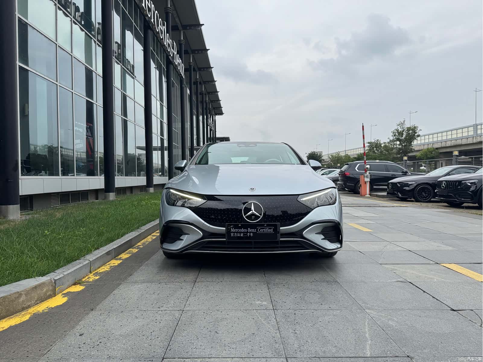 Mercedes-Benz EQE, 2025 3