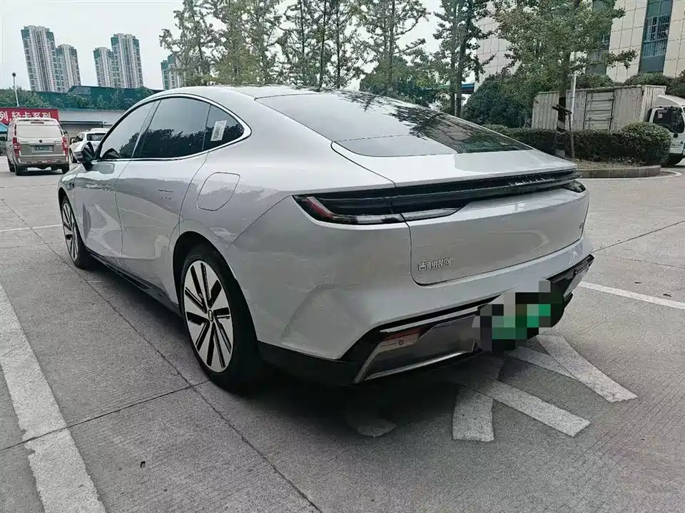 Geely Galaxy Galaxy E8